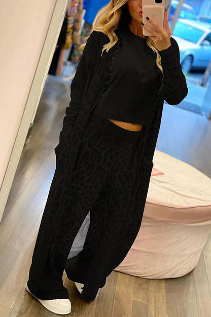 Gracefully Styled Cardigan for Any Occasion