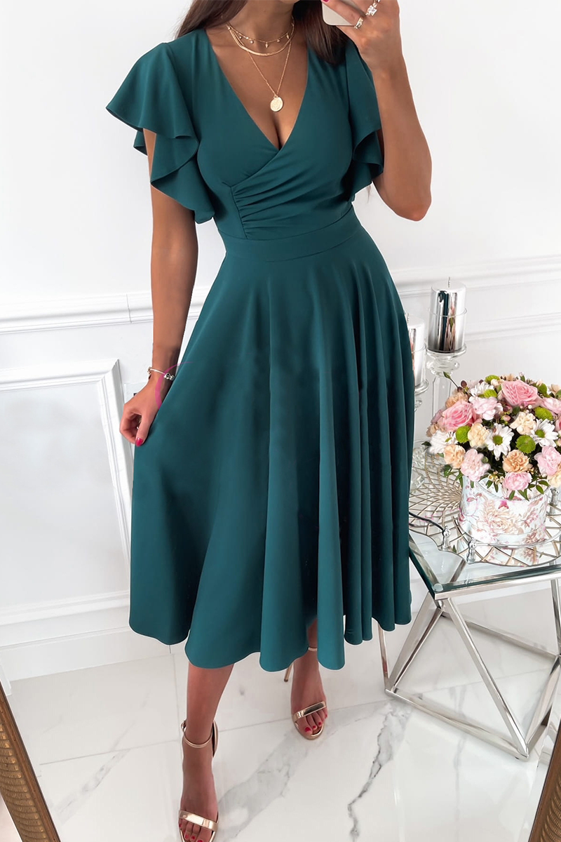 Sophisticated Dress with a Clean Classic Look