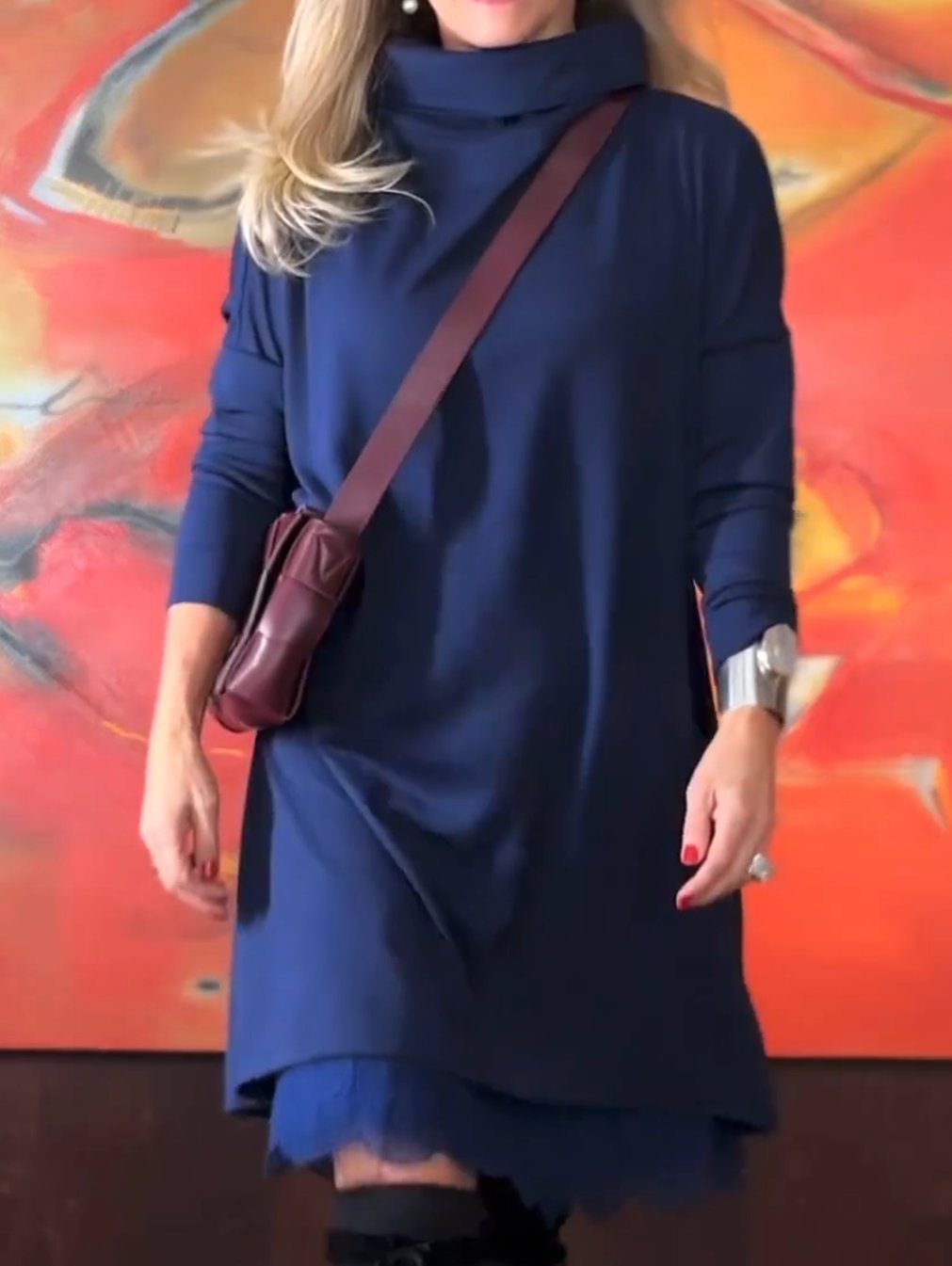 Beautifully Finished Dress in a Timeless Design