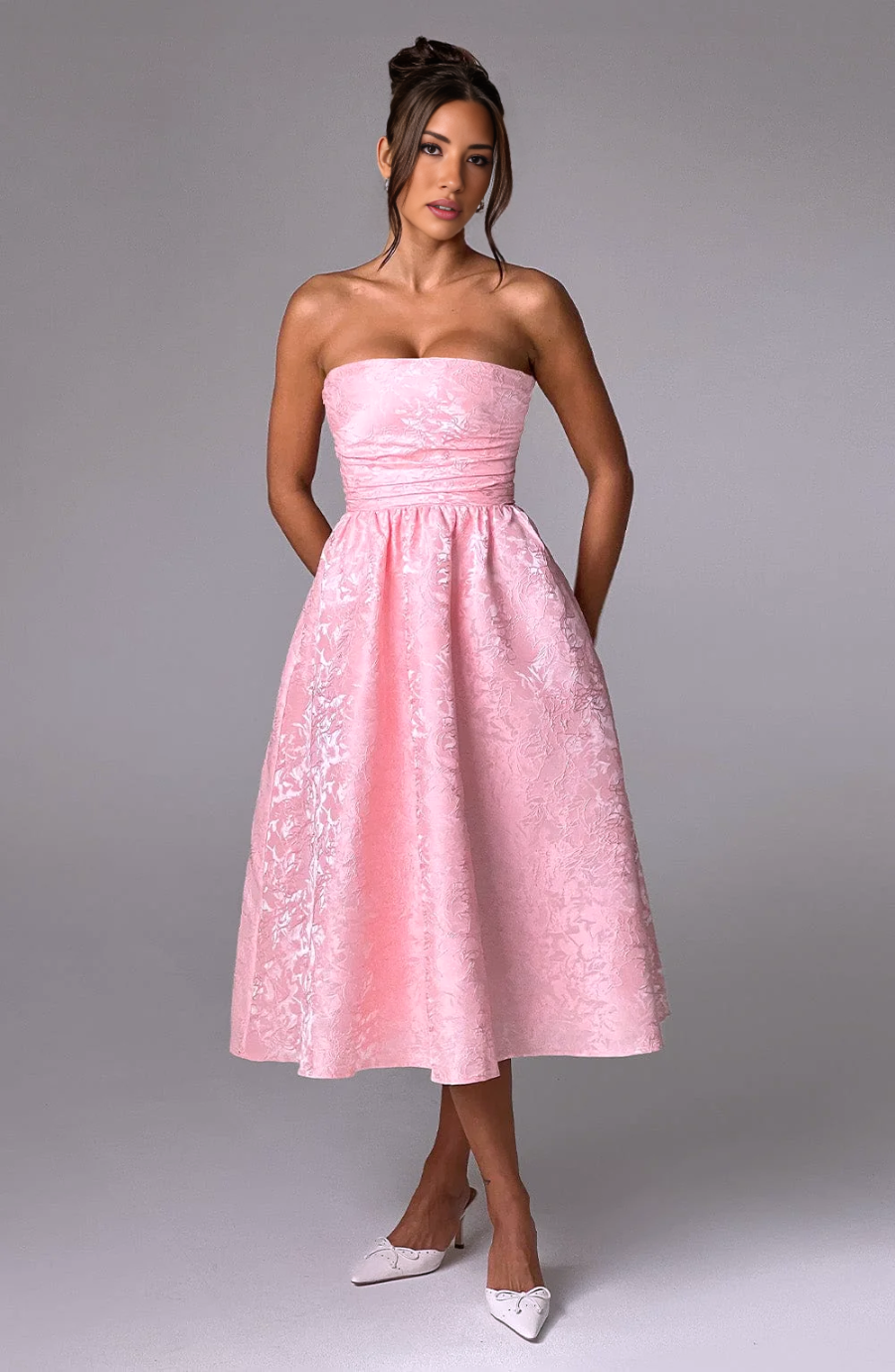 Gracefully Styled Dress for Any Occasion