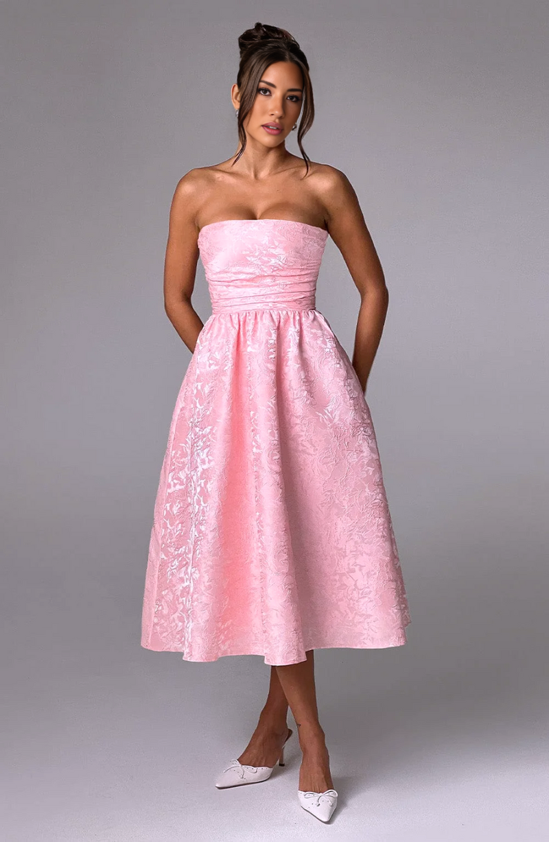 Gracefully Styled Dress for Any Occasion