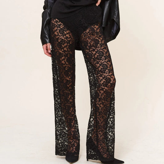 Effortlessly Elegant Pants with a Timeless Design