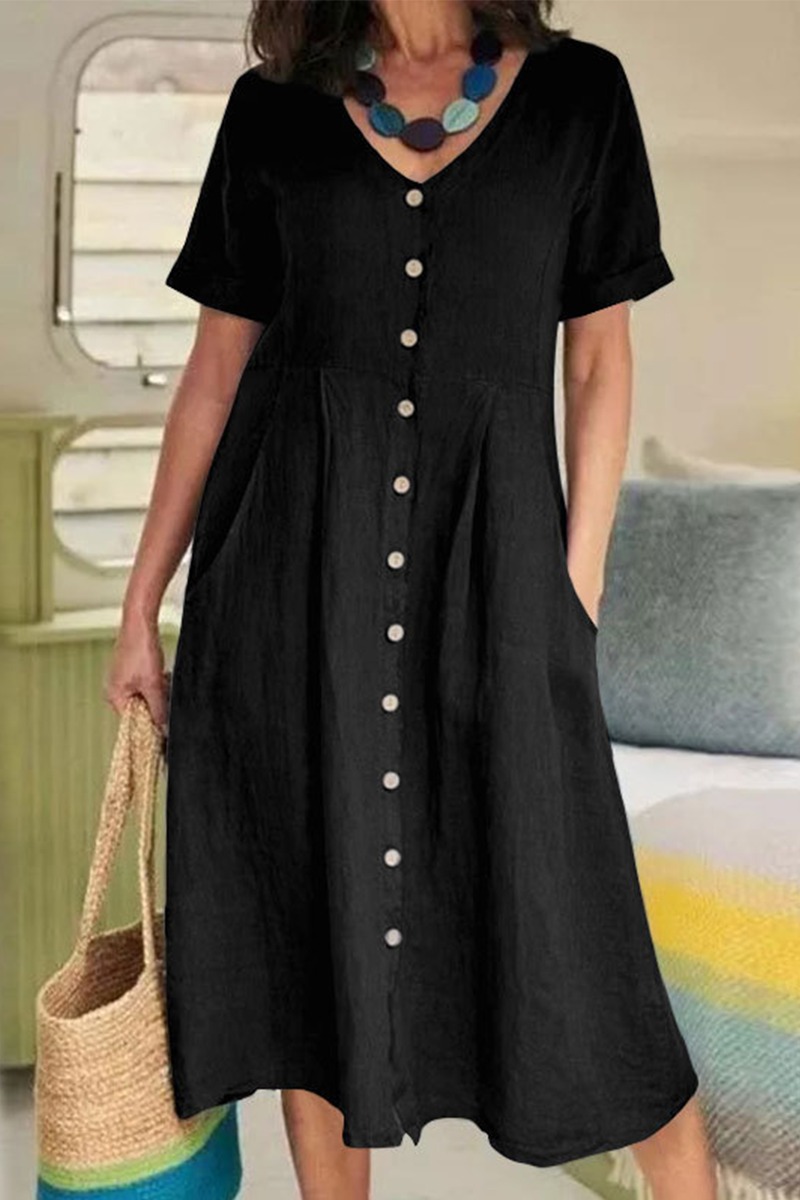 Effortlessly Elegant Dress with a Timeless Design