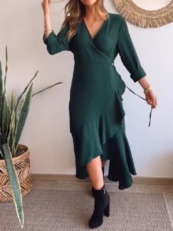 Effortlessly Elegant Dress with a Timeless Design