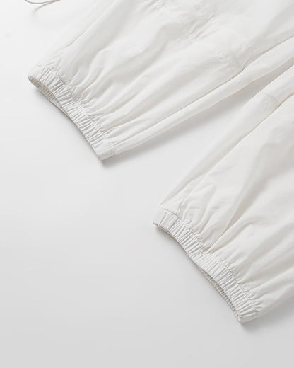 Effortlessly Elegant Pants with a Timeless Design