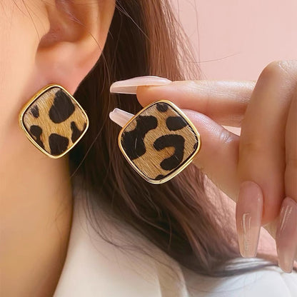 Classic Earring with Timeless Appeal