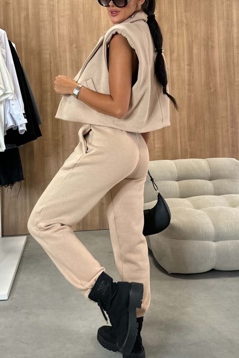 Sophisticated Garment with a Clean Classic Look