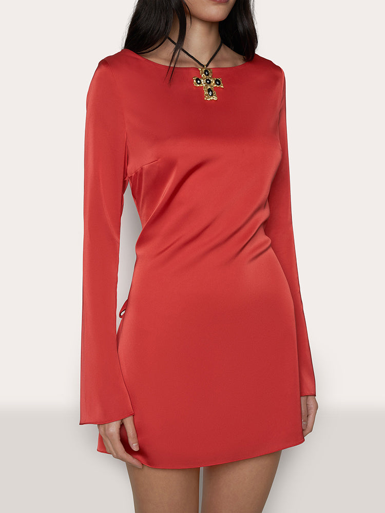 Well Tailored Dress with a Graceful Silhouette