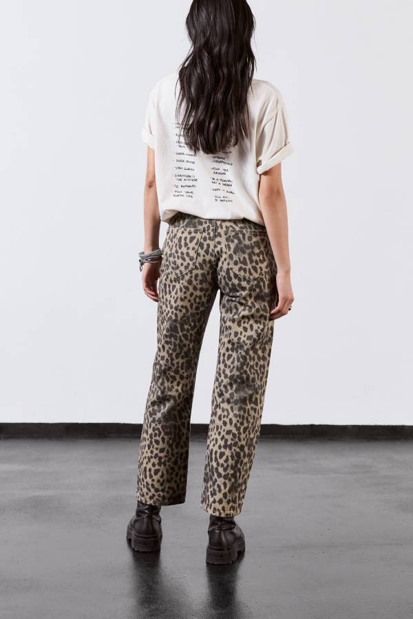 Beautifully Finished Garment in a Timeless Design
