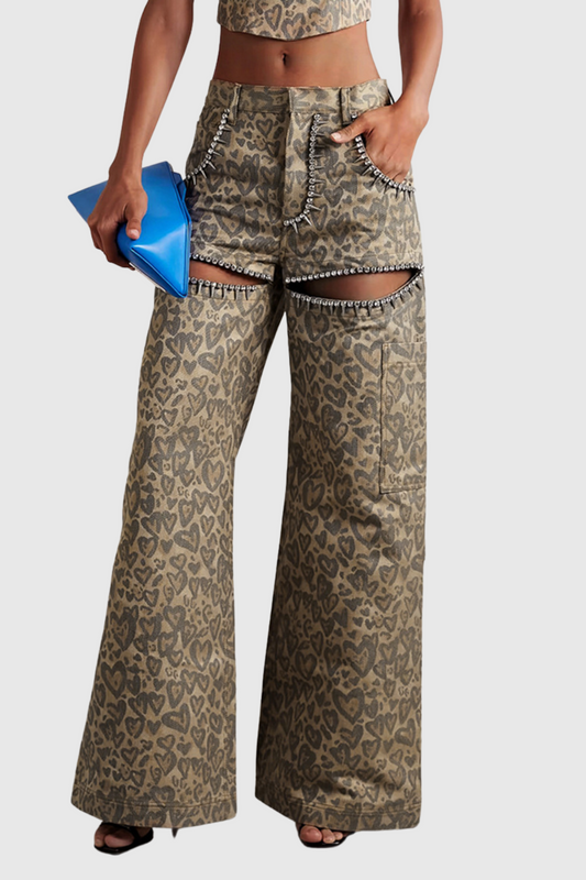 Effortlessly Elegant Garment with a Timeless Design