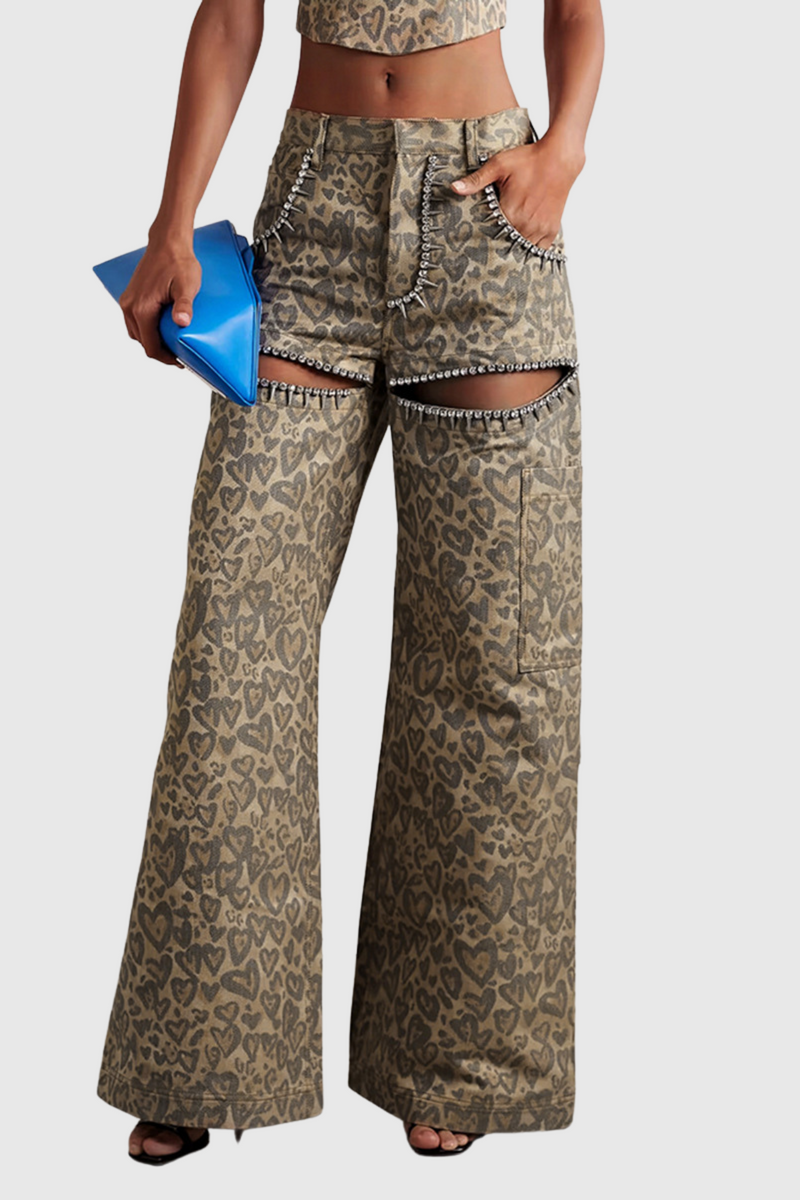 Effortlessly Elegant Garment with a Timeless Design