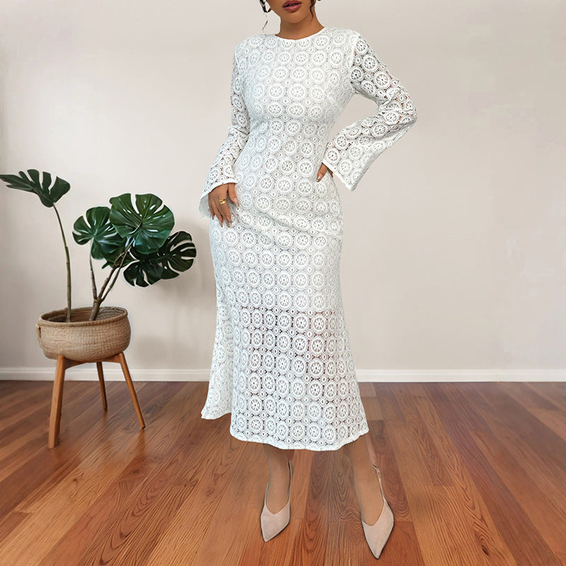 Well Tailored Dress with a Graceful Silhouette