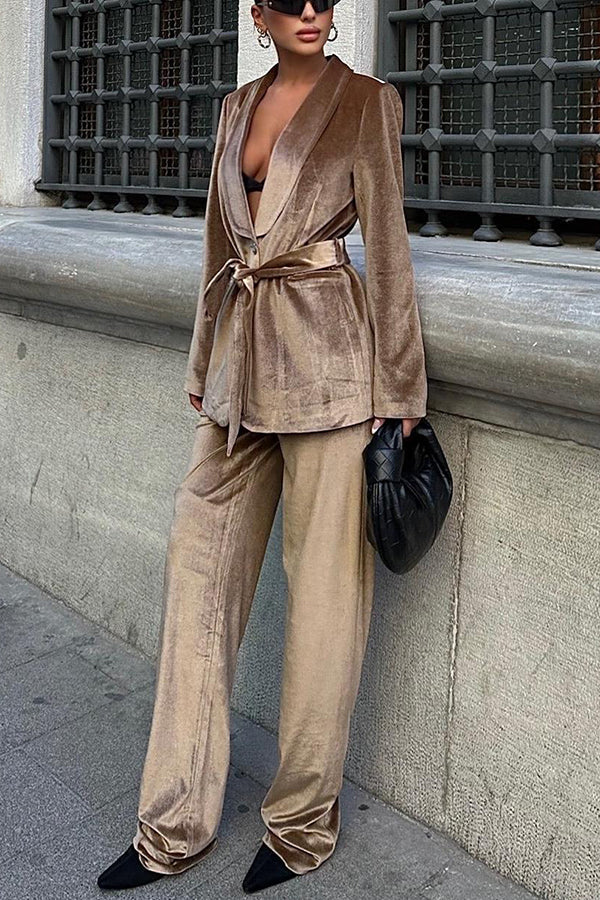 Classic Vintage Pants with a Flattering Fit