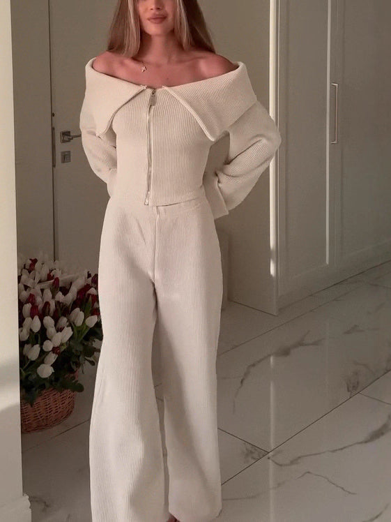 Effortlessly Elegant Pants with a Timeless Design