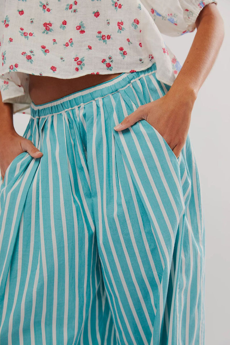 Classic Vintage Pants with a Flattering Fit