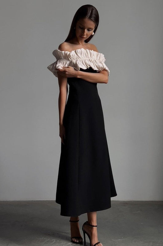 Well Tailored Dress with a Graceful Silhouette