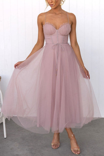 Effortlessly Elegant Dress with a Timeless Design