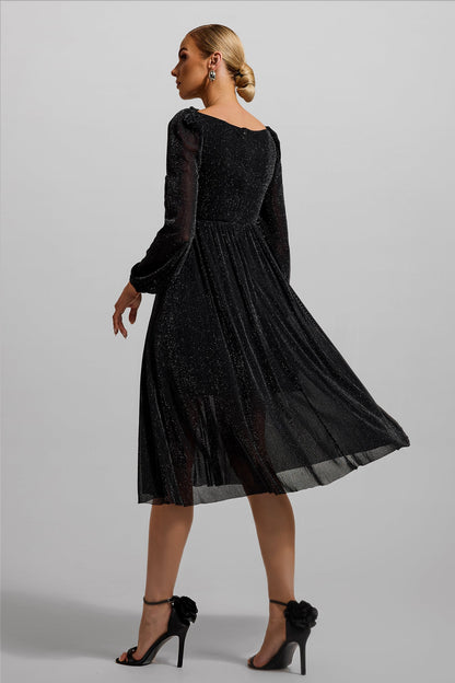 Well Tailored Dress with a Graceful Silhouette