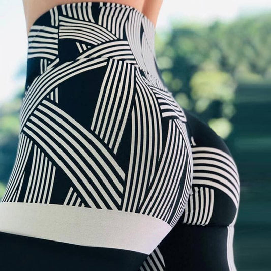 Elegantly Styled Trousers for Everyday Wear