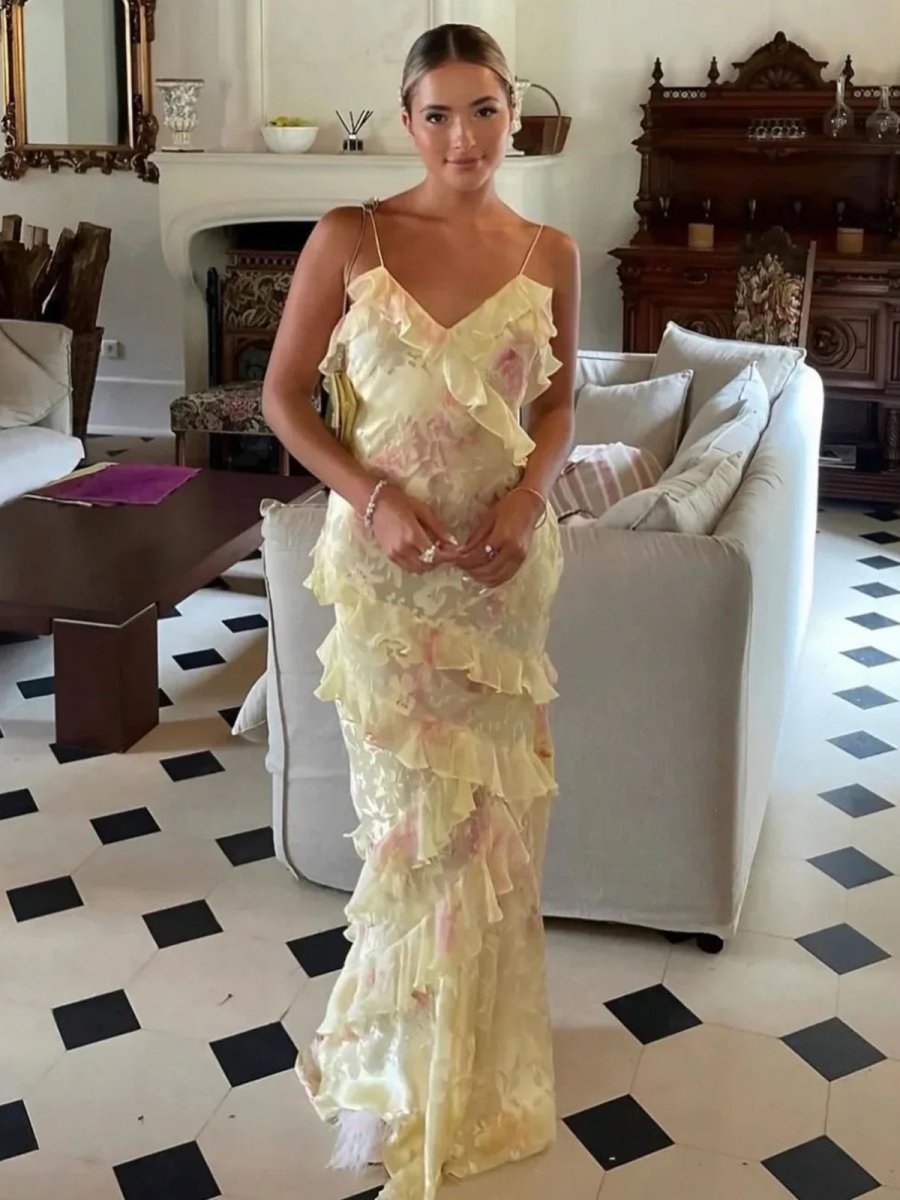 Gracefully Styled Dress for Any Occasion