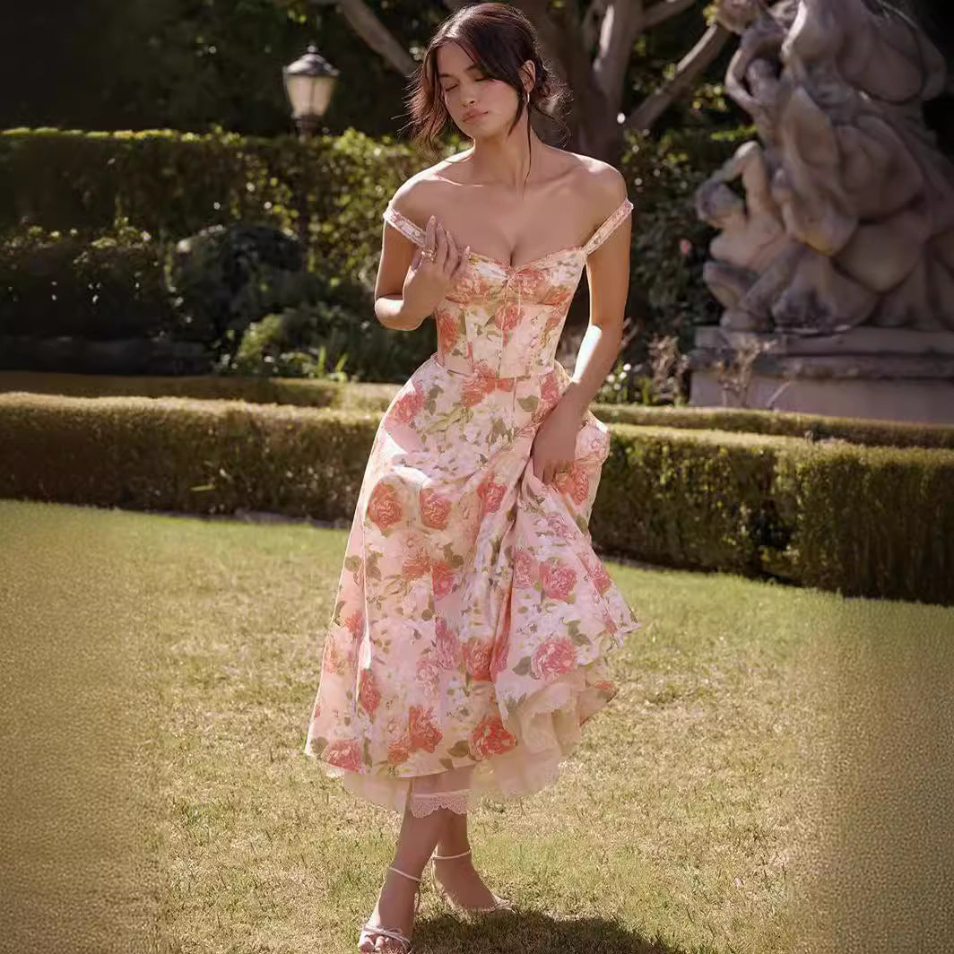 Classic Vintage Dress with a Flattering Fit