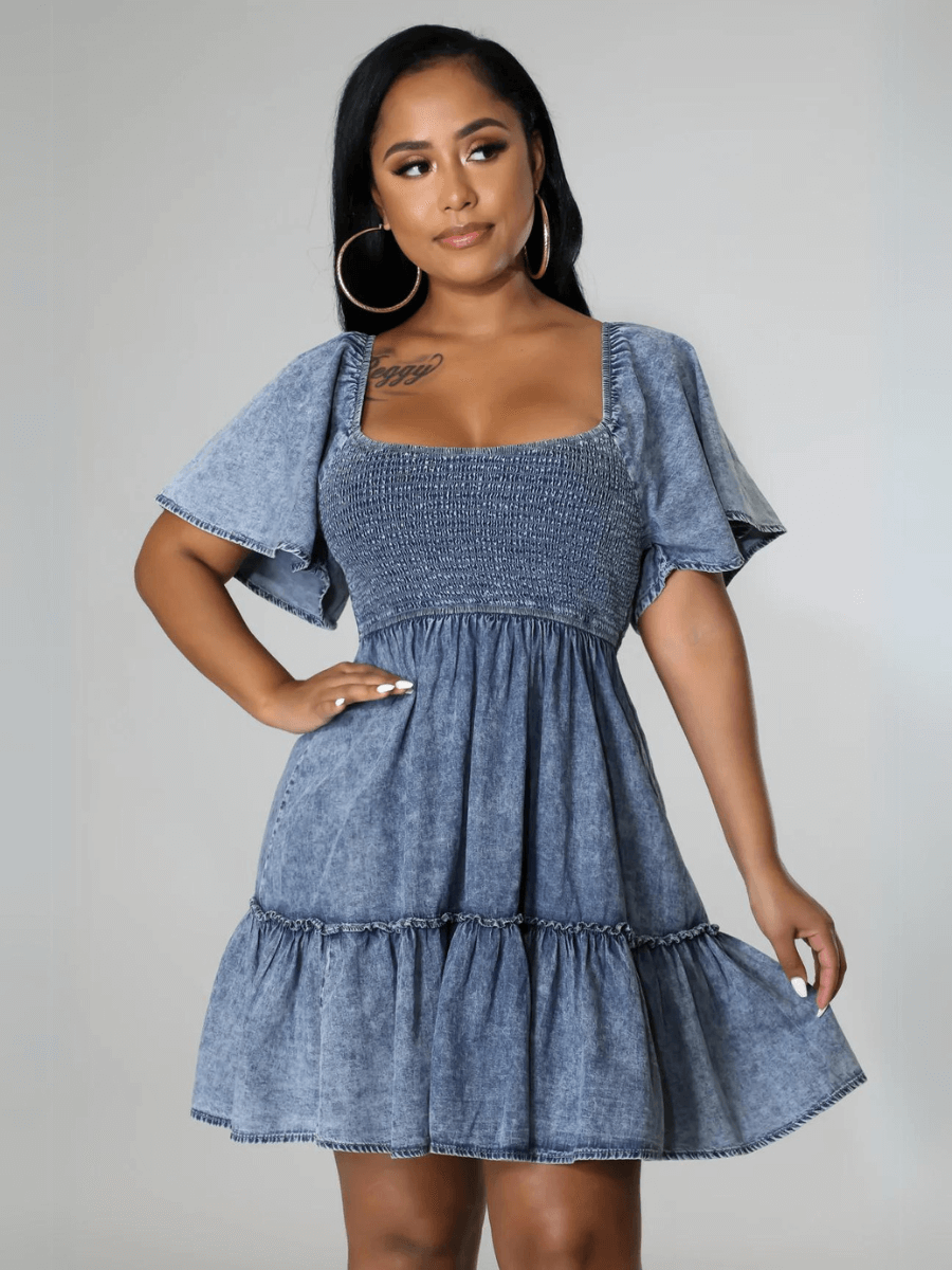 Classic Vintage Dress with a Flattering Fit