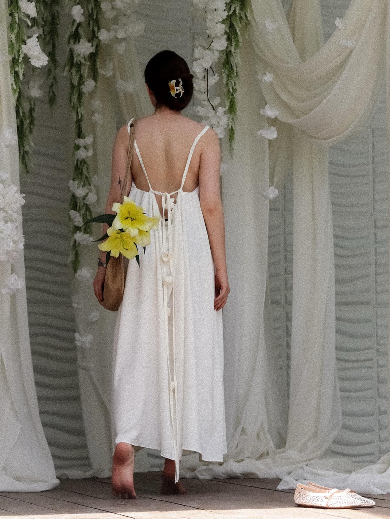 Beautifully Finished Dress in a Timeless Design