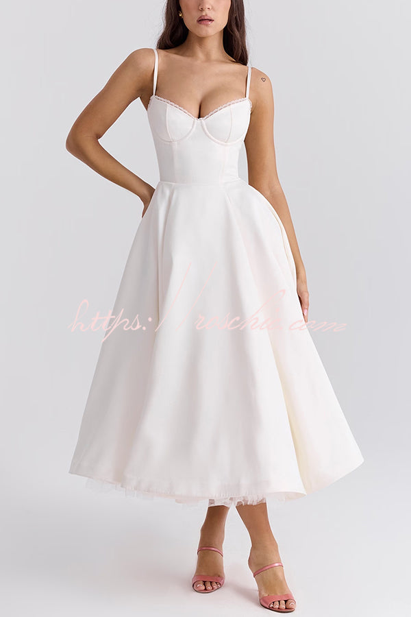 Well Tailored Dress with a Graceful Silhouette