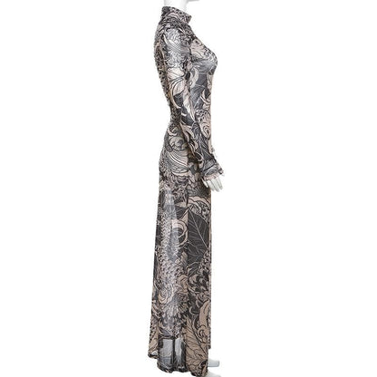 Well Tailored Dress with a Graceful Silhouette