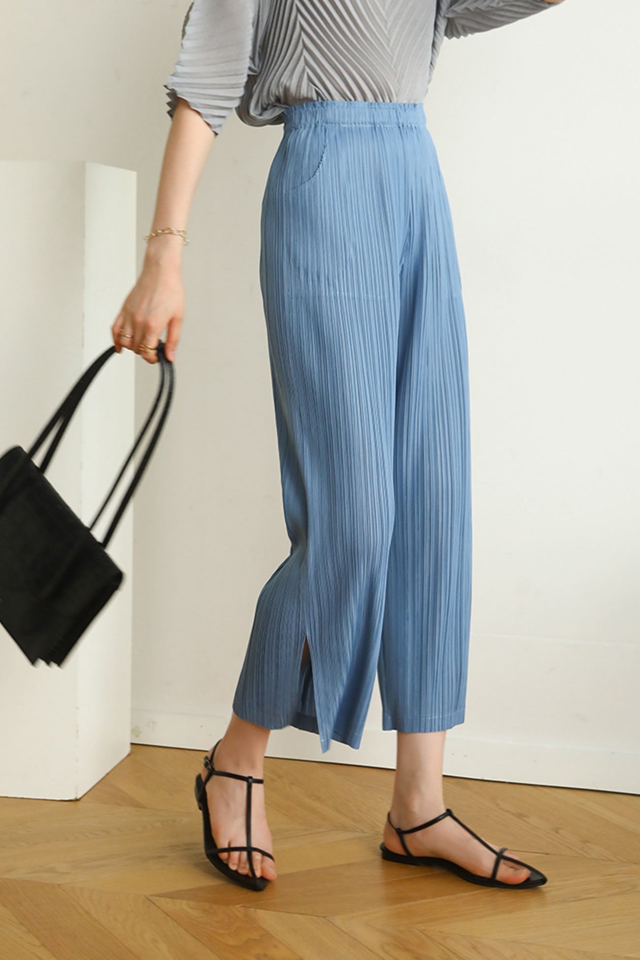 Classic Vintage Pants with a Flattering Fit