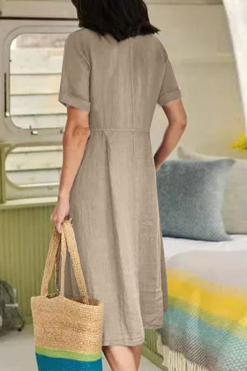 Effortlessly Elegant Dress with a Timeless Design
