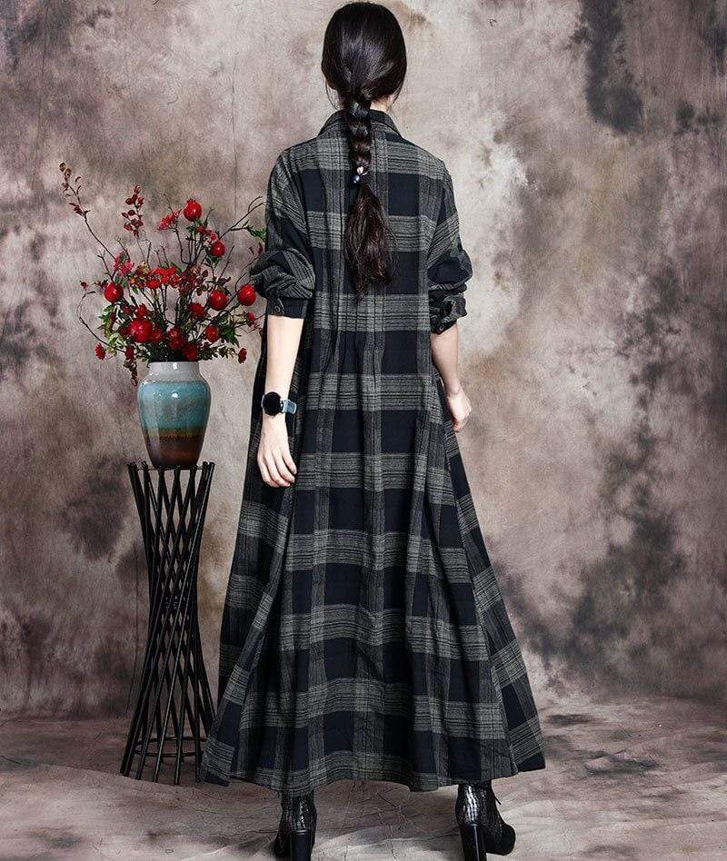 Classic Vintage Dress with a Flattering Fit