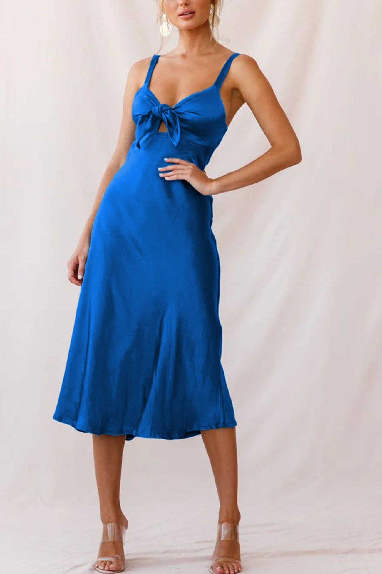 Beautifully Finished Dress in a Timeless Design