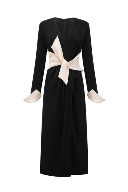 Sophisticated Dress with a Clean Classic Look