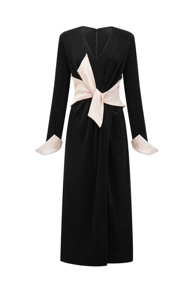 Sophisticated Dress with a Clean Classic Look