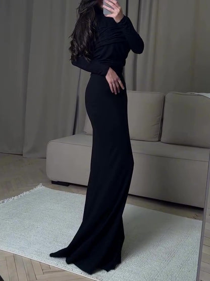 Well Tailored Top with a Graceful Silhouette