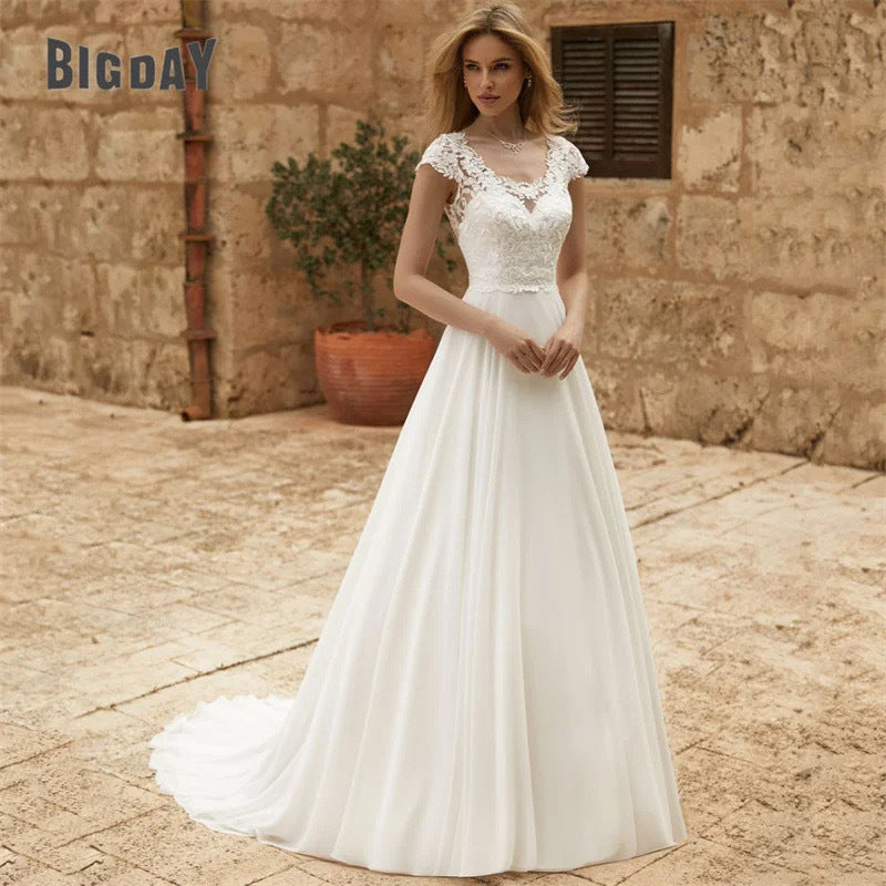 Beautifully Finished Dress in a Timeless Design