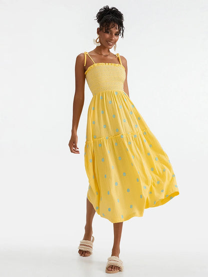 Gracefully Styled Dress for Any Occasion