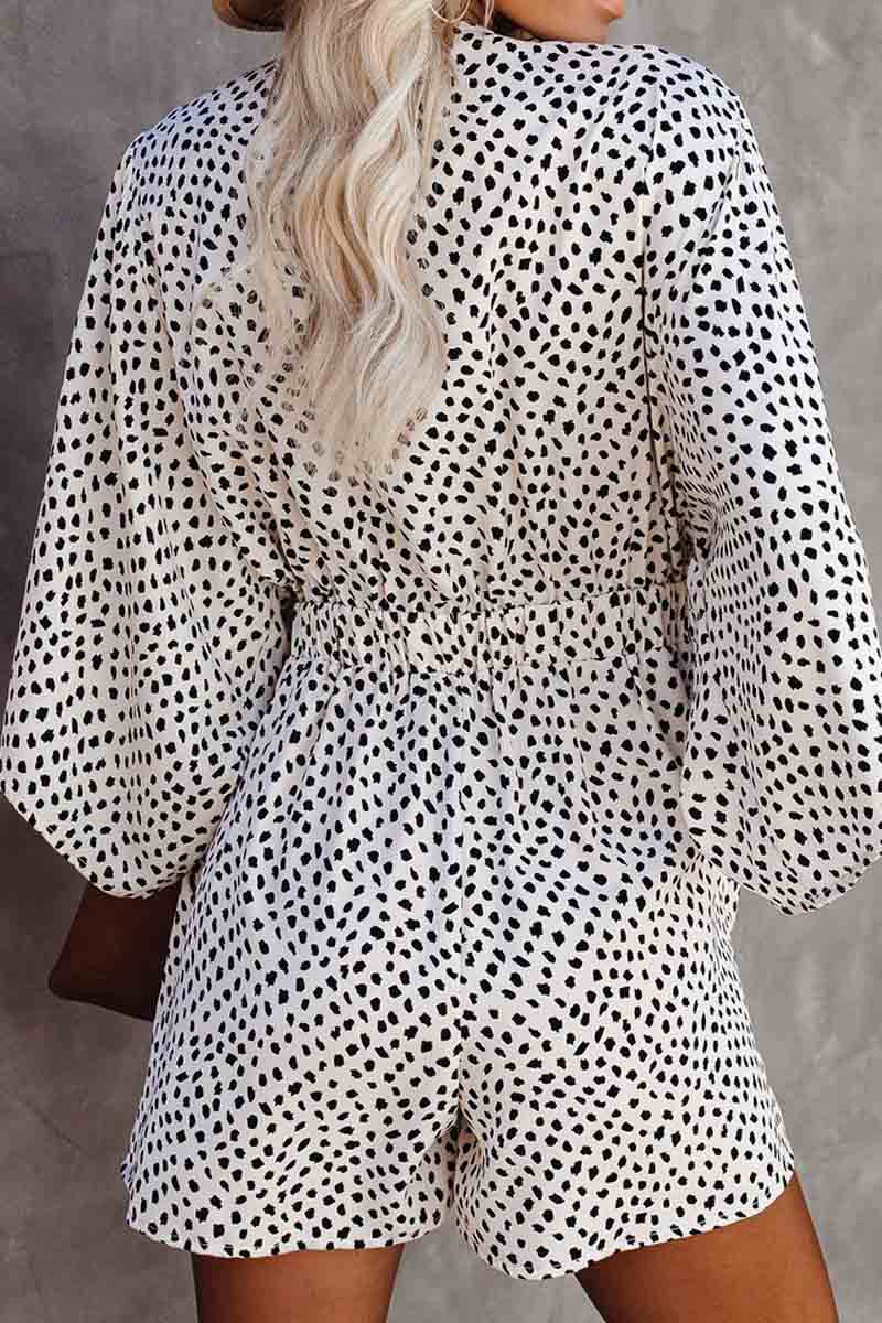 Effortlessly Elegant Garment with a Timeless Design