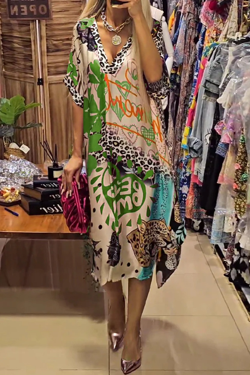 Classic Vintage Dress with a Flattering Fit