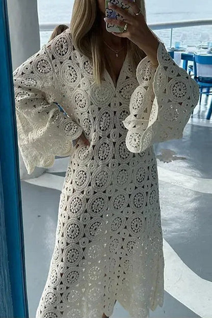 Effortlessly Elegant Dress with a Timeless Design