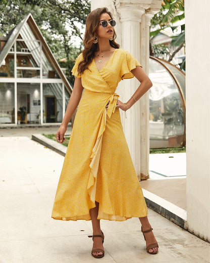 Beautifully Finished Dress in a Timeless Design