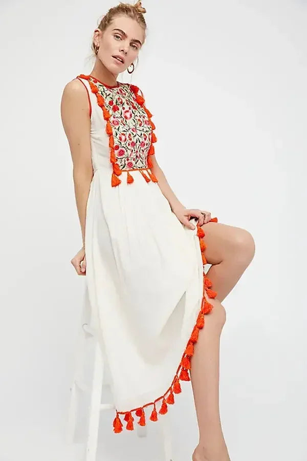 Classic Vintage Dress with a Flattering Fit