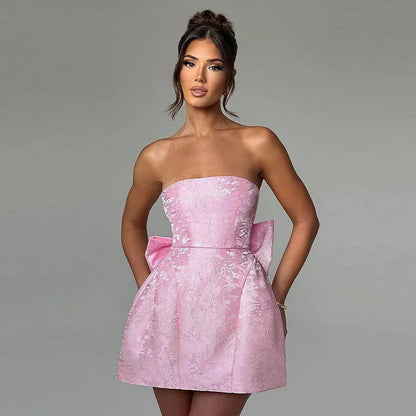 Effortlessly Elegant Dress with a Timeless Design