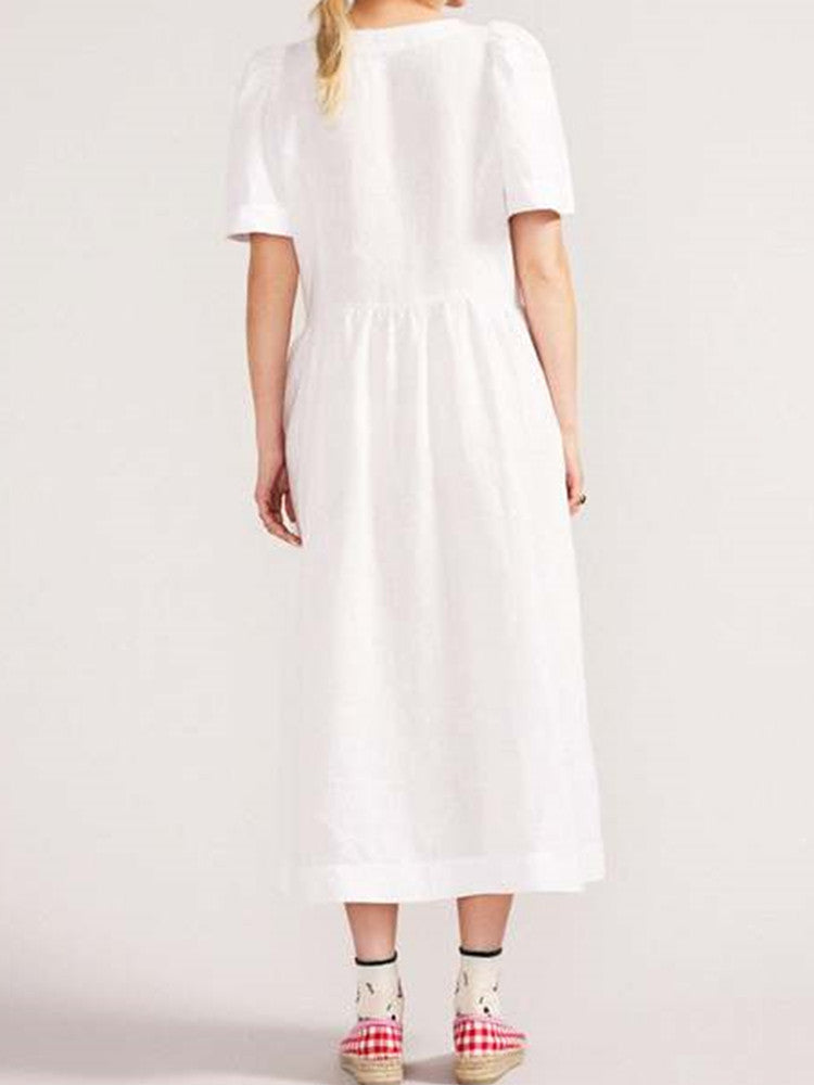 Effortlessly Elegant Dress with a Timeless Design
