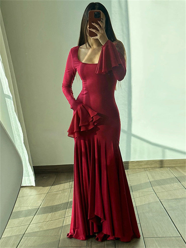 Beautifully Finished Dress in a Timeless Design