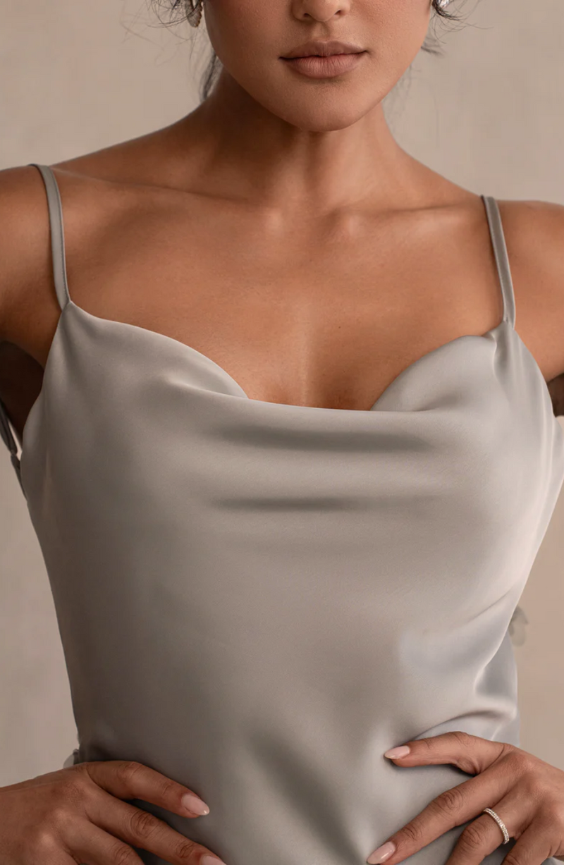 Well Tailored Dress with a Graceful Silhouette