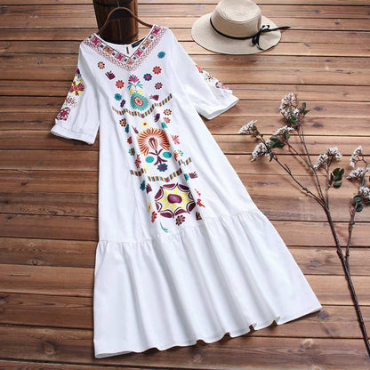 Beautifully Finished Dress in a Timeless Design