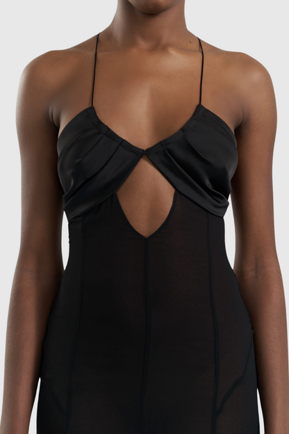 Effortlessly Elegant Dress with a Timeless Design