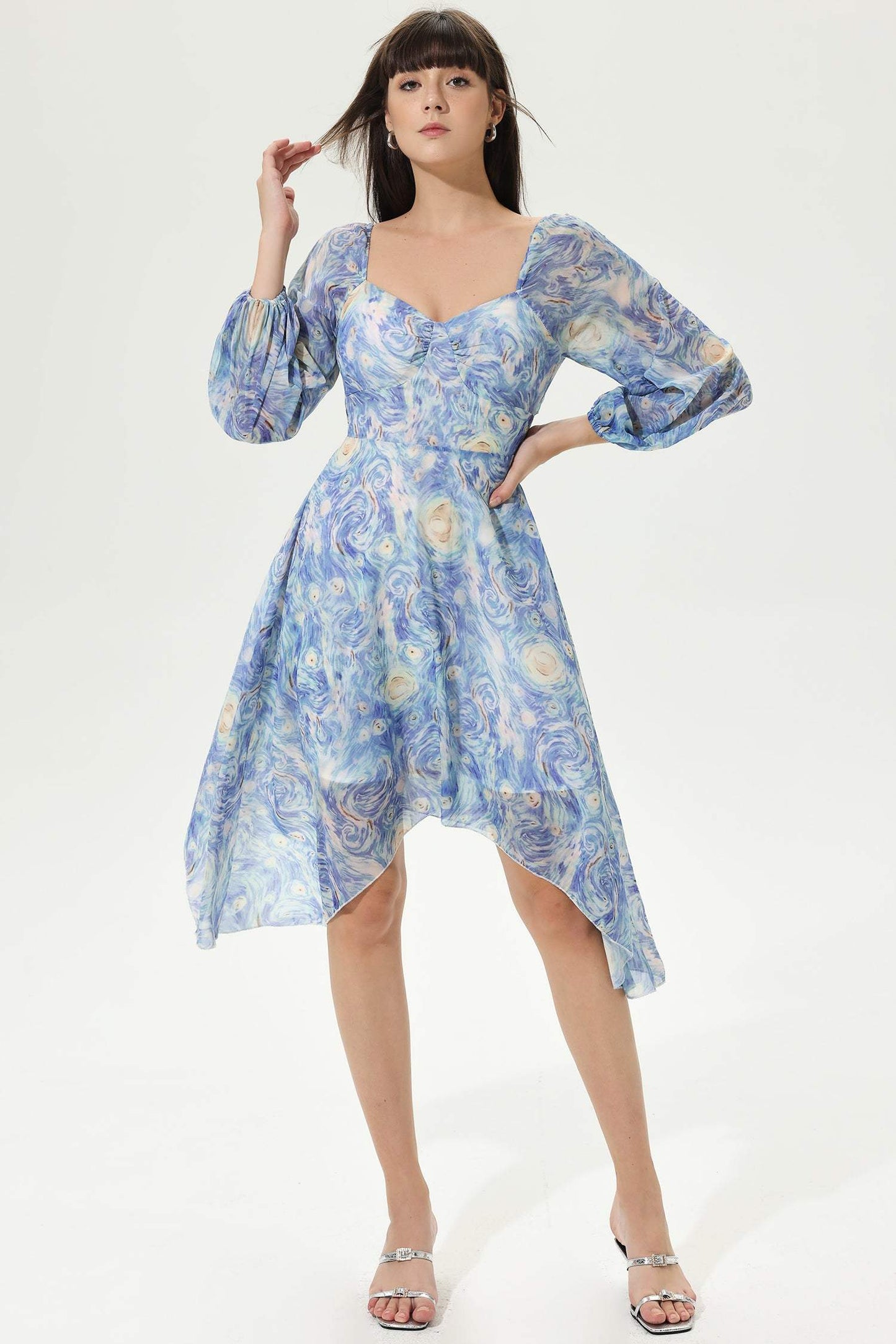 Gracefully Styled Dress for Any Occasion